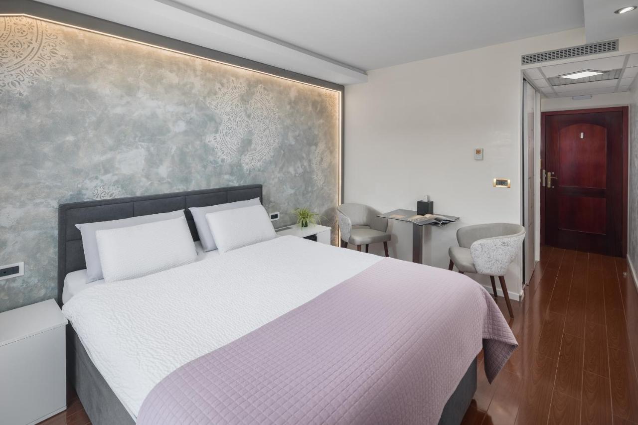 Hotel Tomi Порторож Екстериор снимка