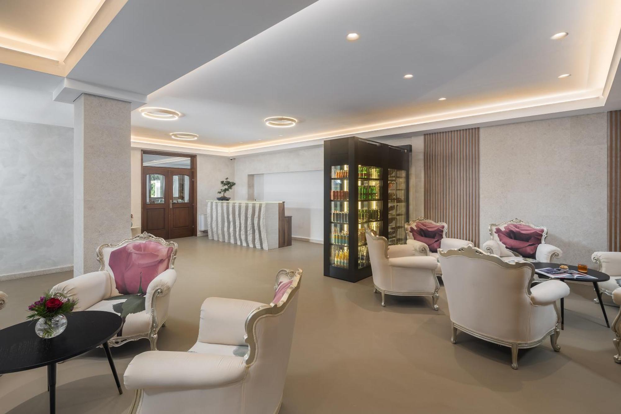 Hotel Tomi Порторож Екстериор снимка